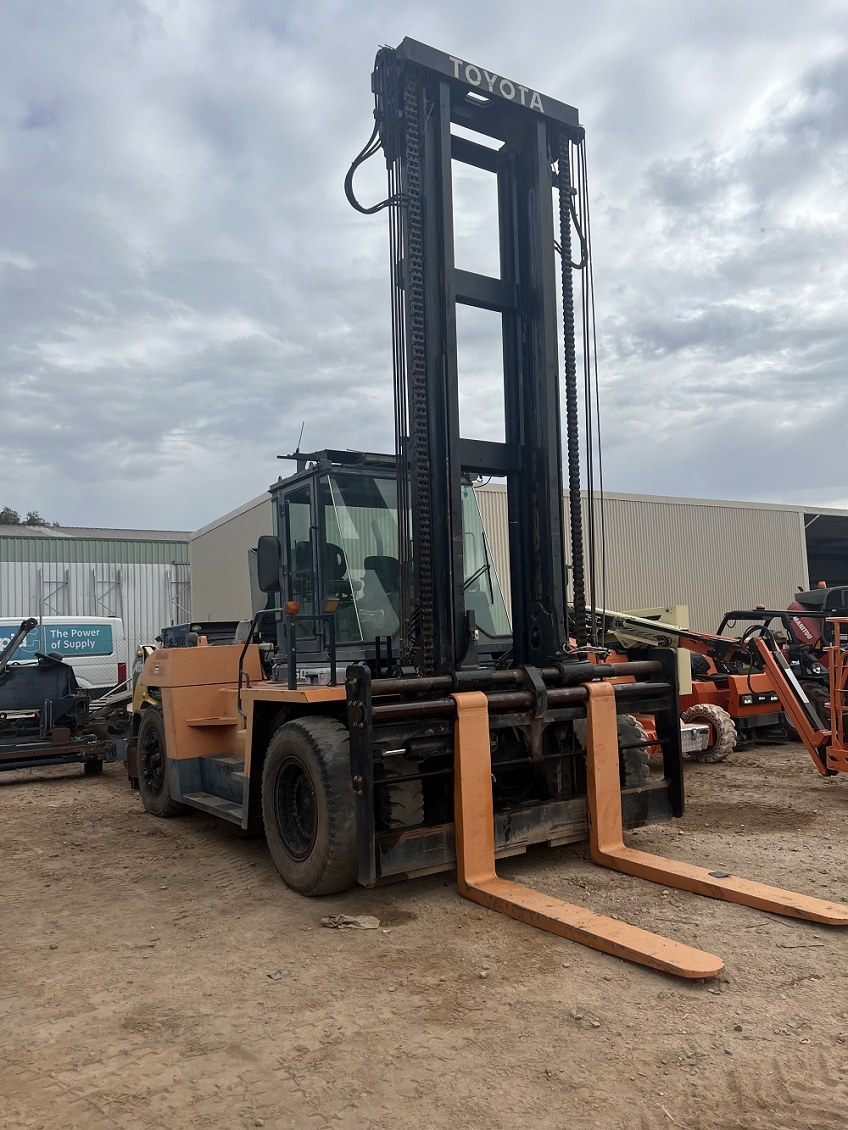 Used forklift: TOYOTA 4FD150 