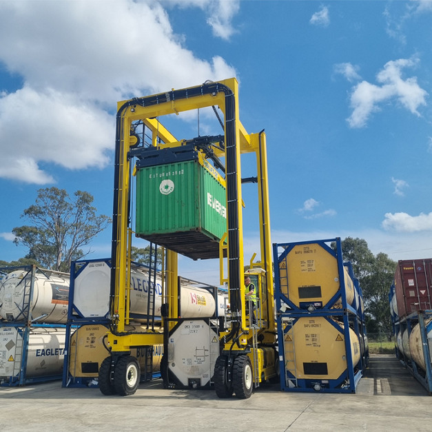 Combi-SC 3-HIGH Container Handler