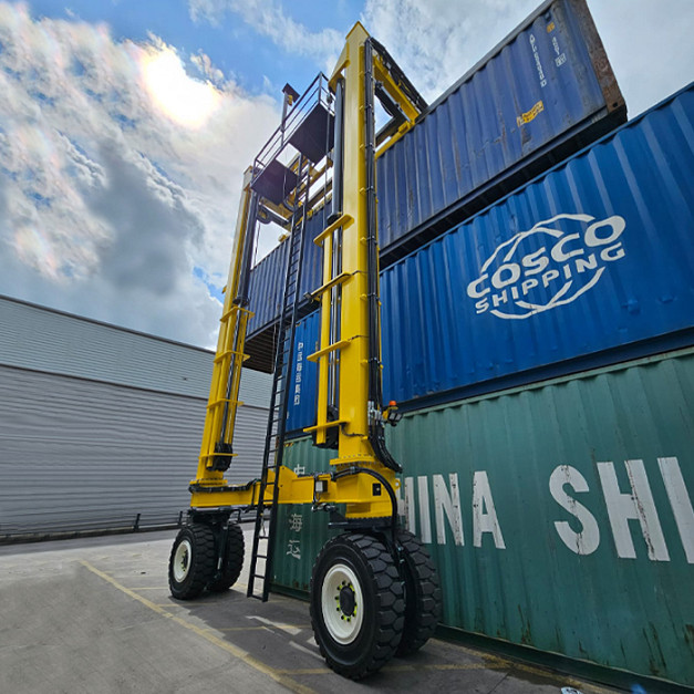 Combi-SC 3-HIGH Container Handler