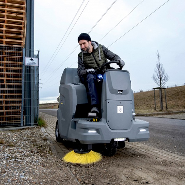 Kärcher KM100/120 R Bp Ride-On Vacuum Sweeper