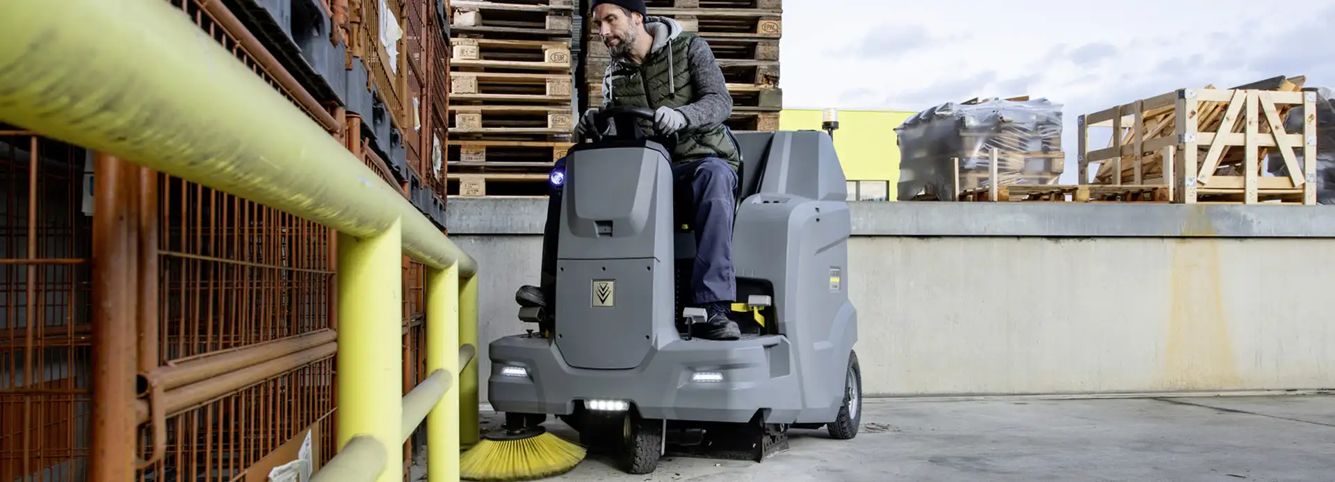 Kärcher KM100/120 R Bp Ride-On Vacuum Sweeper