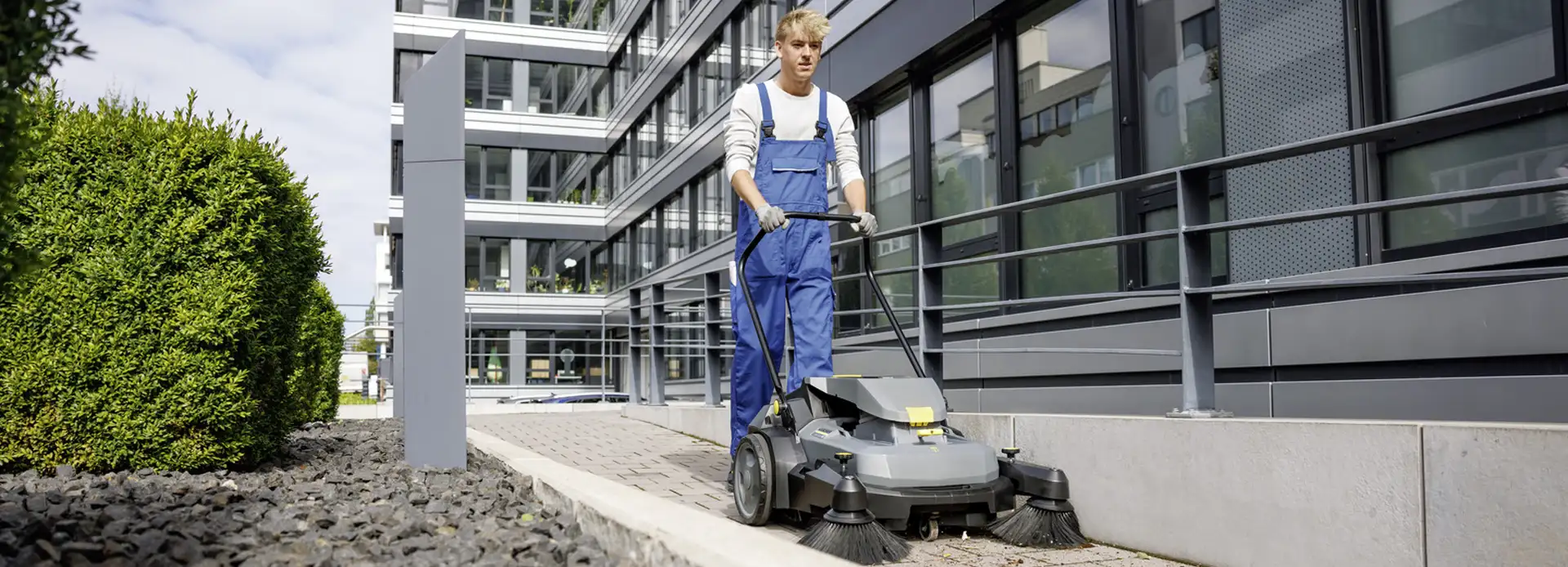 Kärcher KM 70/30 C BP 2SB Walk-behind sweeper