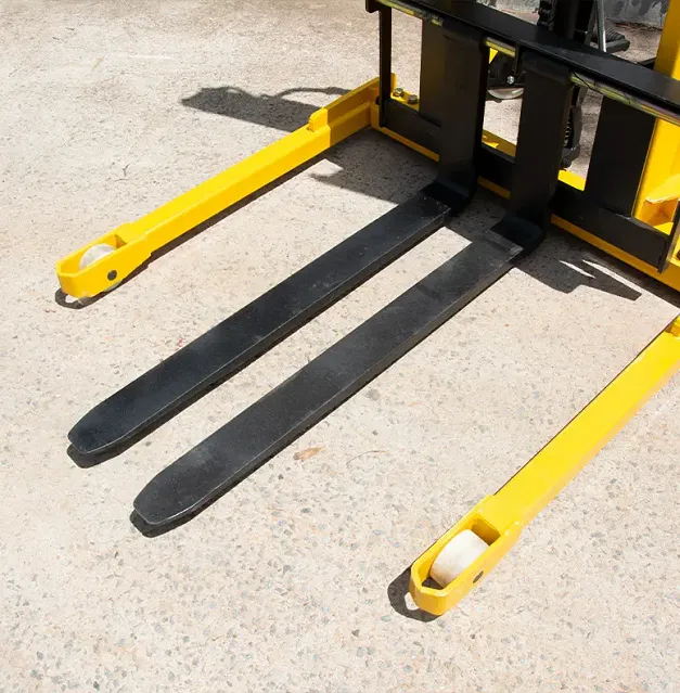 Liftsmart Straddle Leg Stacker Manual Pallet Stacker