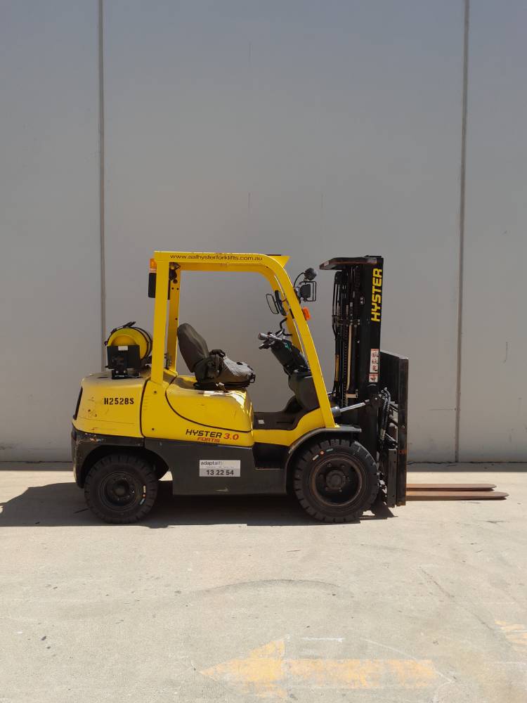 Used forklift: HYSTER H3.0TX 