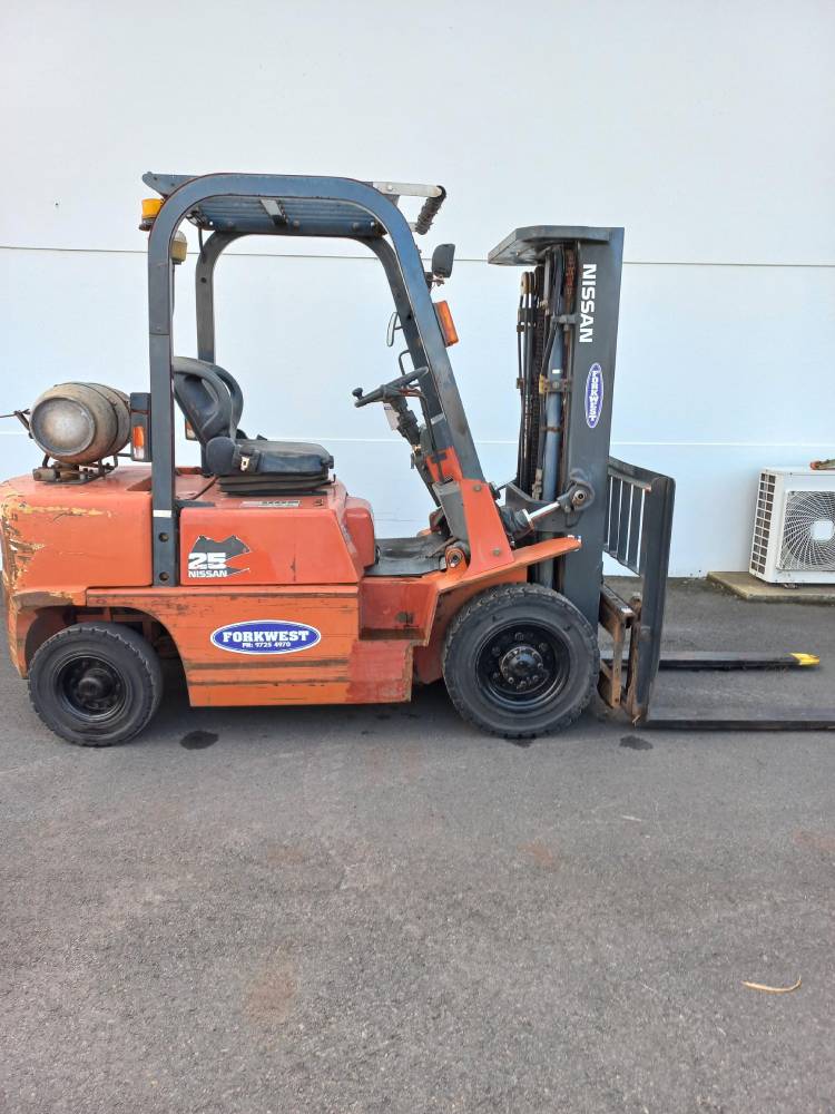 Used forklift: NISSAN 01ZPJ02A25U 