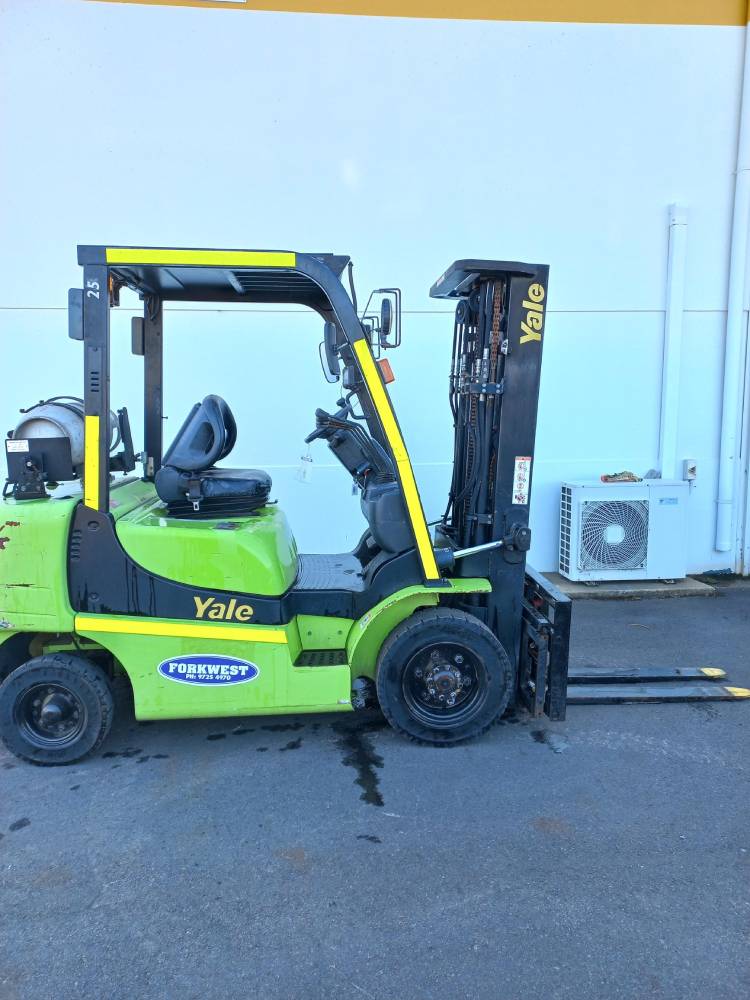 Used forklift: YALE GLP25TKE 