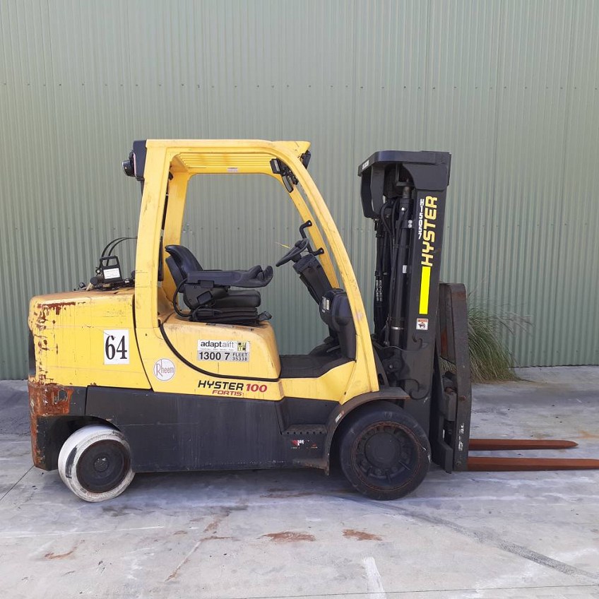 Used forklift: HYSTER S100FT 