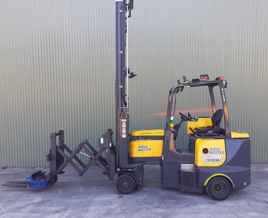 Used Forklift: AISLE-MASTER 30WHE 