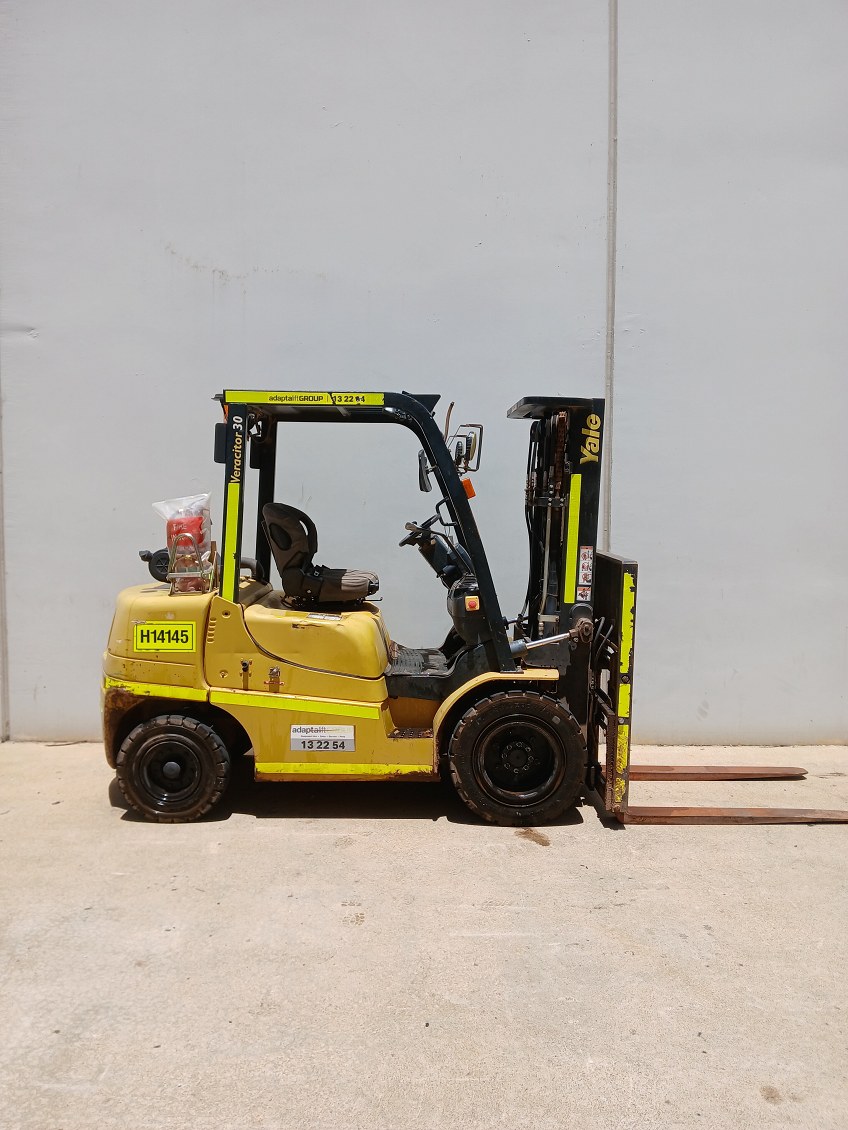 Used forklift: YALE GDP30TK 