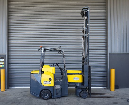 Used Forklift: AISLE-MASTER 20SHE 