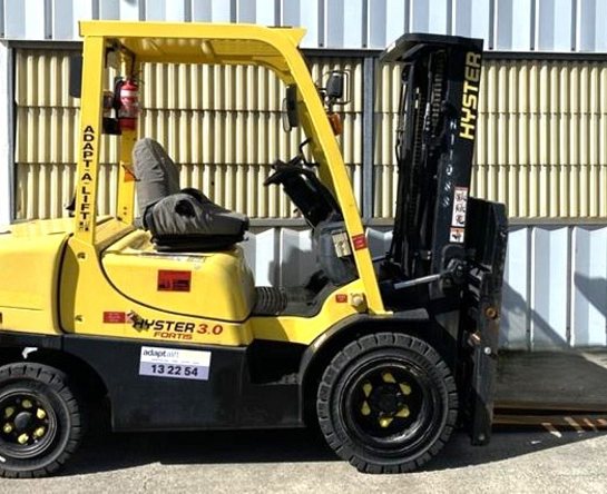 Used Forklift: HYSTER H3.0TX