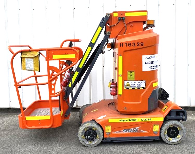 Used forklift: DINGLI MV095J 