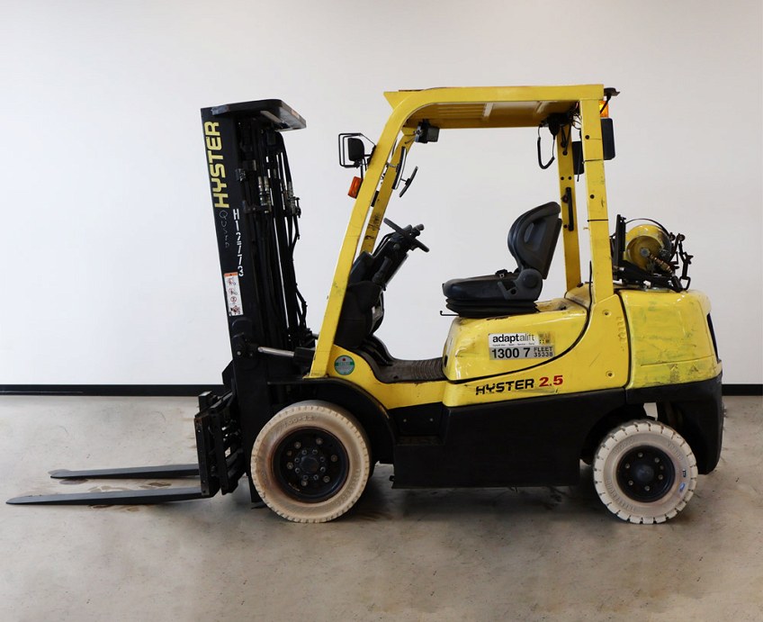 Used forklift: HYSTER H2.5XT 