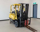 Used forklift: HYSTER H2.5XT