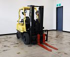 Used forklift: HYSTER H2.5XT