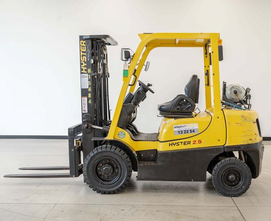 Used Forklift: HYSTER H2.5XT 