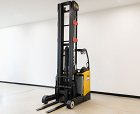 Used forklift: YALE MR16H