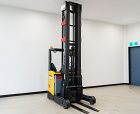 Used forklift: YALE MR16H