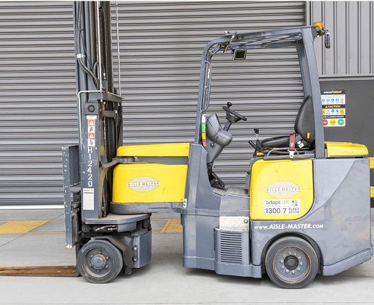 Used Forklift: AISLE-MASTER 20SHE 