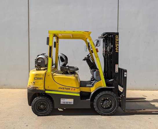 Used Forklift: HYSTER H2.5XT 