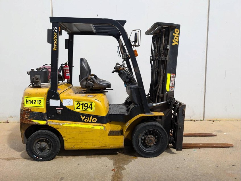 Used forklift: YALE GLP25TKE 