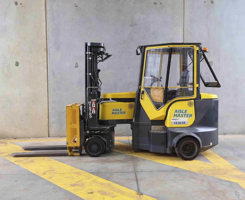 Used forklift: AISLE-MASTER 30WHE 