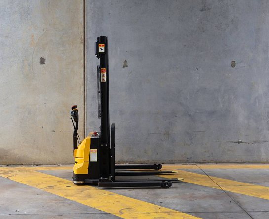 Used Forklift: LIFTSMART LS15