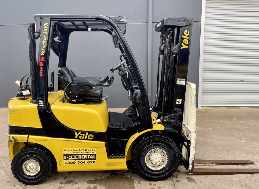 Used forklift: YALE GLP25 