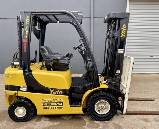 Used Forklift: YALE GLP25 