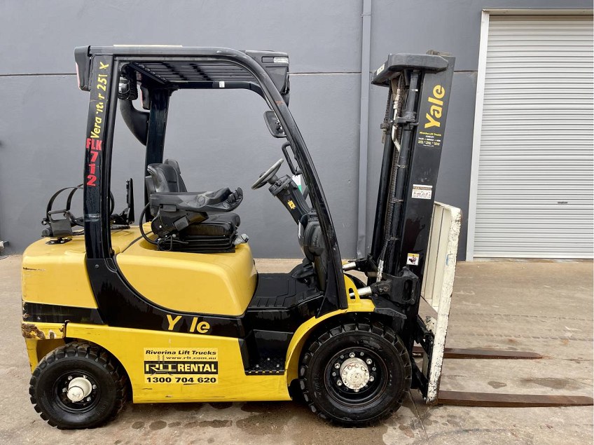 Used forklift: YALE GLP25 