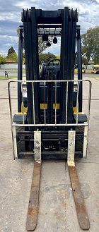 Used forklift: YALE GLP25