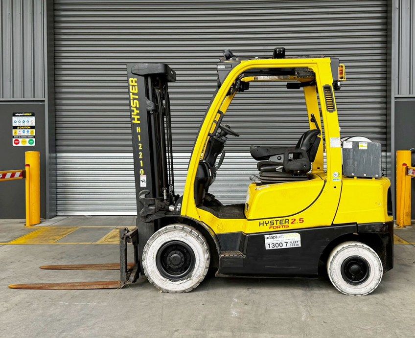 Used forklift: HYSTER H2.5FT 