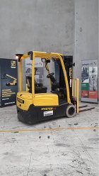 Used forklift: HYSTER J1.8XNT